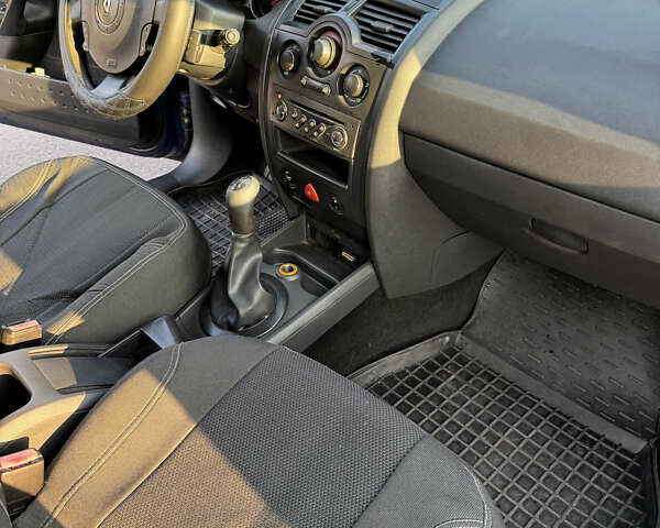 Рено Меган 2005 в Ровно на Automoto.ua Синий Рено Меган, объемом двигателя 1.5 л и пробегом 290 тыс. км за 2700 $, фото 6 на Automoto.ua