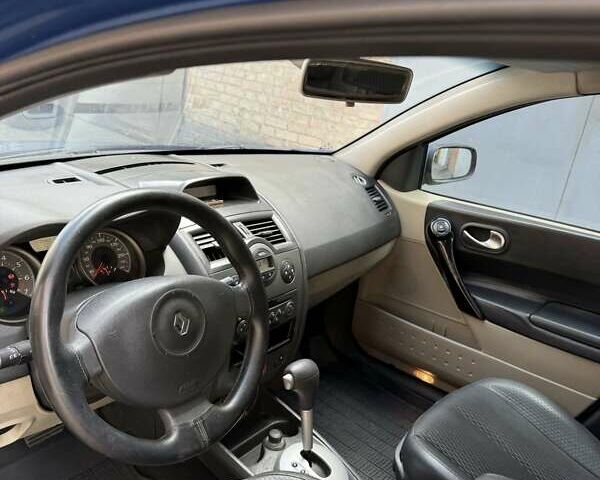 Синий Рено Меган, объемом двигателя 1.6 л и пробегом 212 тыс. км за 5077 $, фото 4 на Automoto.ua