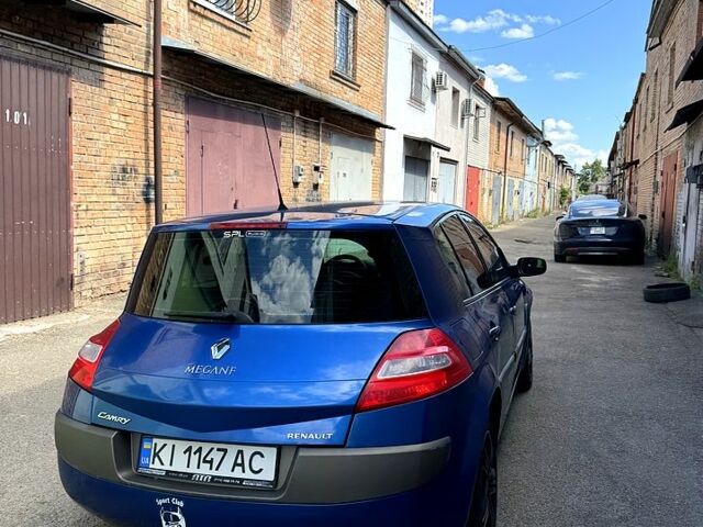 Синий Рено Меган, объемом двигателя 1.6 л и пробегом 250 тыс. км за 3999 $, фото 5 на Automoto.ua