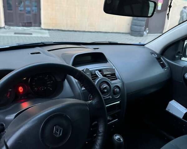 Синий Рено Меган, объемом двигателя 1.4 л и пробегом 224 тыс. км за 3500 $, фото 5 на Automoto.ua