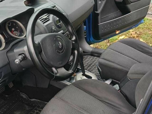 Синий Рено Меган, объемом двигателя 1.6 л и пробегом 187 тыс. км за 4400 $, фото 12 на Automoto.ua