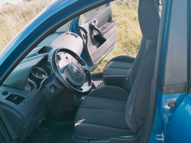 Синий Рено Меган, объемом двигателя 1.6 л и пробегом 187 тыс. км за 4400 $, фото 2 на Automoto.ua