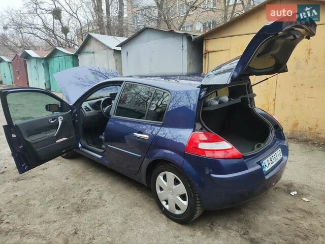 Синий Рено Меган, объемом двигателя 2 л и пробегом 194 тыс. км за 6200 $, фото 2 на Automoto.ua