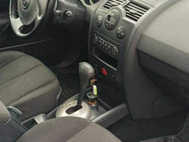 Синий Рено Меган, объемом двигателя 1.6 л и пробегом 187 тыс. км за 4400 $, фото 14 на Automoto.ua