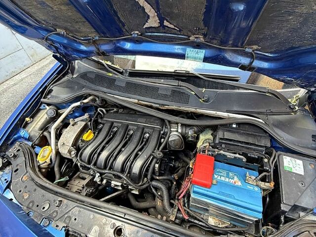 Синий Рено Меган, объемом двигателя 1.6 л и пробегом 250 тыс. км за 3999 $, фото 2 на Automoto.ua