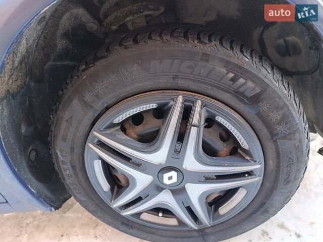 Синий Рено Меган, объемом двигателя 1.5 л и пробегом 320 тыс. км за 4650 $, фото 34 на Automoto.ua