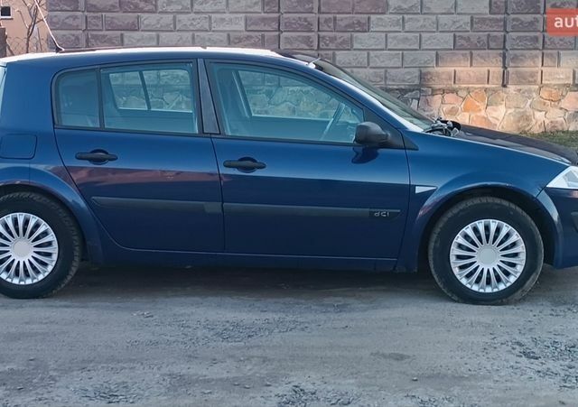 Синий Рено Меган, объемом двигателя 1.5 л и пробегом 367 тыс. км за 3350 $, фото 4 на Automoto.ua