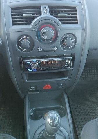 Синий Рено Меган, объемом двигателя 1.5 л и пробегом 367 тыс. км за 3350 $, фото 61 на Automoto.ua