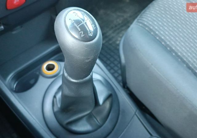 Синий Рено Меган, объемом двигателя 1.5 л и пробегом 367 тыс. км за 3350 $, фото 62 на Automoto.ua