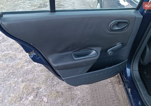 Синий Рено Меган, объемом двигателя 1.5 л и пробегом 367 тыс. км за 3350 $, фото 37 на Automoto.ua