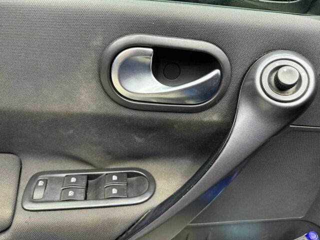 Синий Рено Меган, объемом двигателя 1.6 л и пробегом 233 тыс. км за 5300 $, фото 6 на Automoto.ua