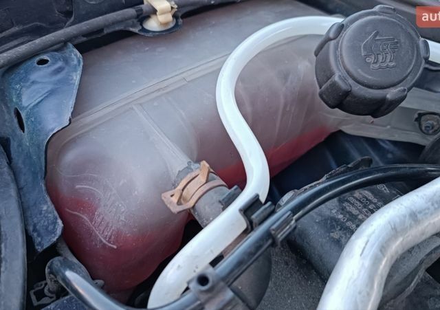 Синий Рено Меган, объемом двигателя 1.5 л и пробегом 367 тыс. км за 3350 $, фото 57 на Automoto.ua