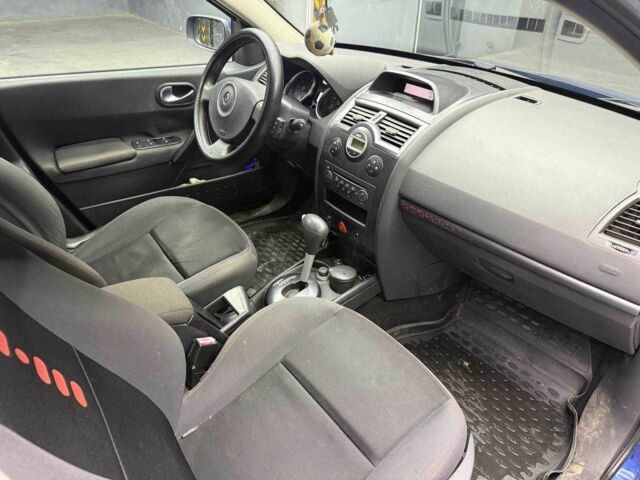 Синий Рено Меган, объемом двигателя 1.6 л и пробегом 233 тыс. км за 5300 $, фото 15 на Automoto.ua