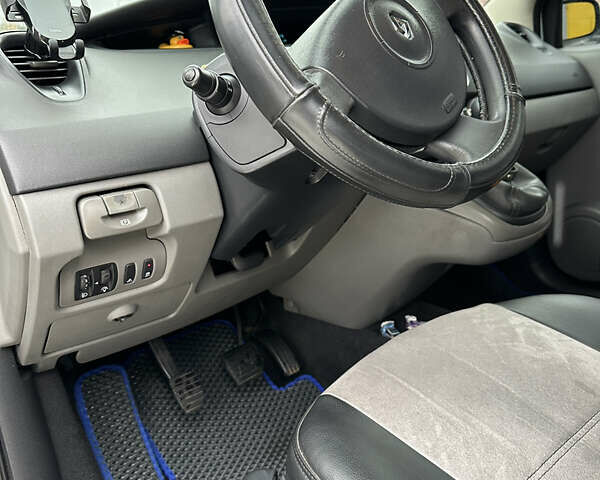 Синий Рено Меган, объемом двигателя 1.46 л и пробегом 350 тыс. км за 5300 $, фото 11 на Automoto.ua