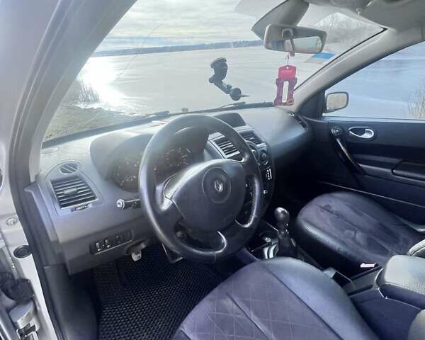 Синій Рено Меган, об'ємом двигуна 1.5 л та пробігом 486 тис. км за 4600 $, фото 12 на Automoto.ua