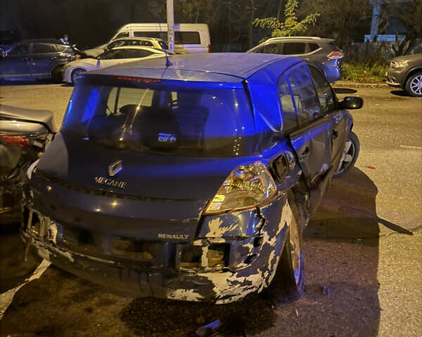 Синій Рено Меган, об'ємом двигуна 1.6 л та пробігом 230 тис. км за 1800 $, фото 7 на Automoto.ua