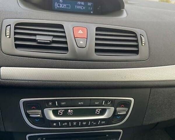 Синій Рено Меган, об'ємом двигуна 1.6 л та пробігом 204 тис. км за 6500 $, фото 3 на Automoto.ua