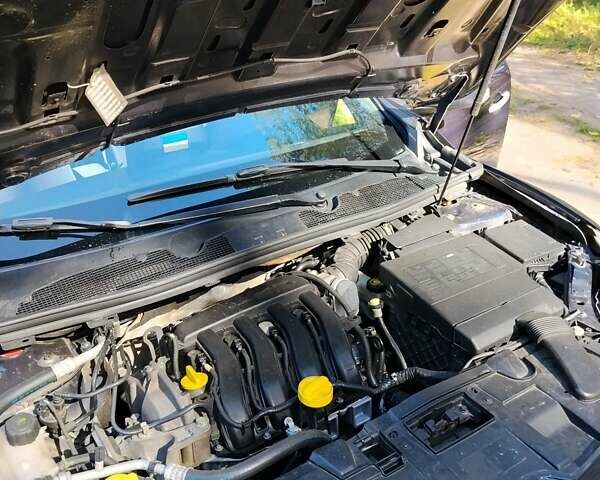 Синий Рено Меган, объемом двигателя 1.6 л и пробегом 222 тыс. км за 7000 $, фото 3 на Automoto.ua