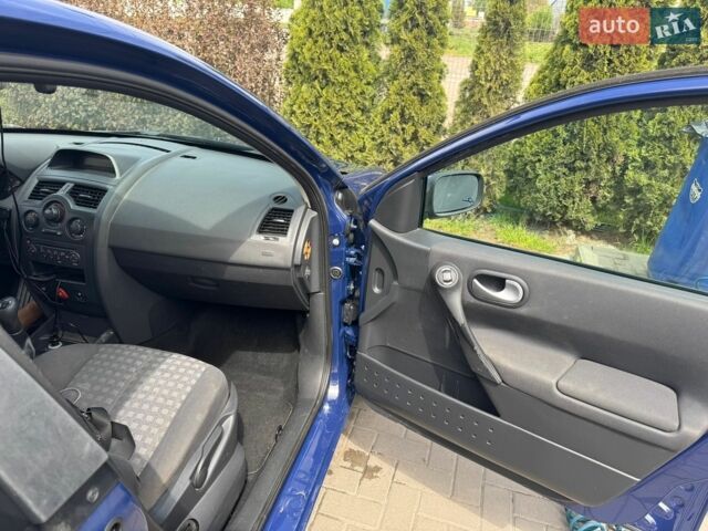 Синий Рено Меган, объемом двигателя 1.6 л и пробегом 270 тыс. км за 3800 $, фото 17 на Automoto.ua