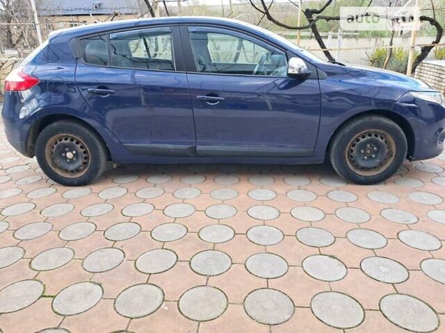 Синий Рено Меган, объемом двигателя 1.6 л и пробегом 124 тыс. км за 5000 $, фото 3 на Automoto.ua