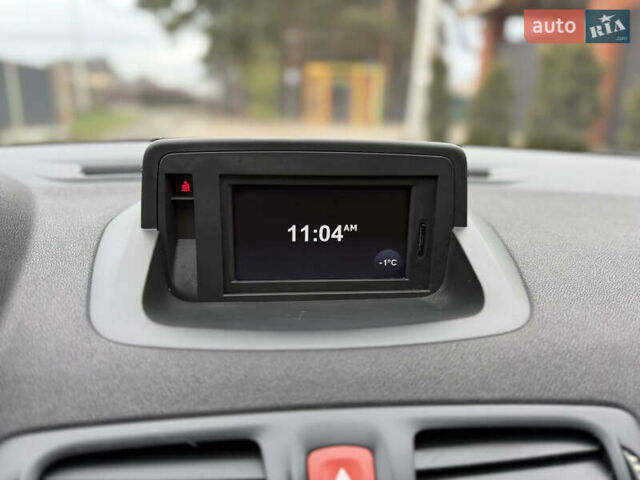 Синий Рено Меган, объемом двигателя 0 л и пробегом 200 тыс. км за 6600 $, фото 36 на Automoto.ua