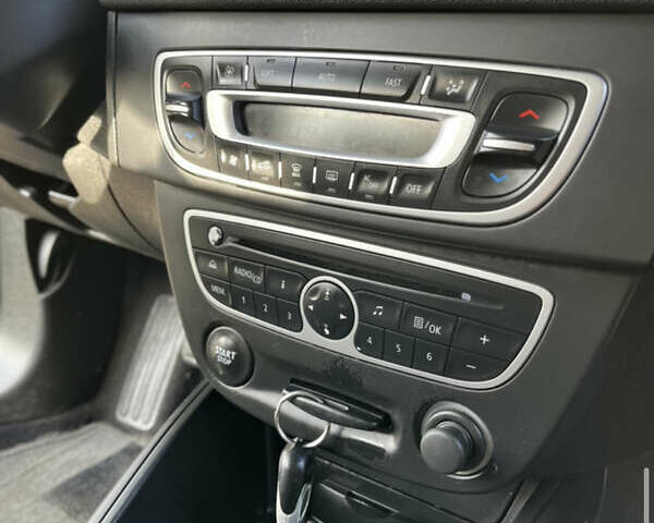 Синий Рено Меган, объемом двигателя 1.6 л и пробегом 187 тыс. км за 7150 $, фото 27 на Automoto.ua