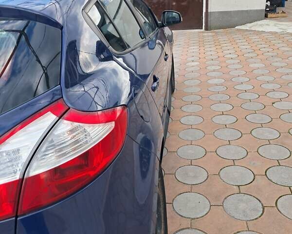 Синий Рено Меган, объемом двигателя 1.6 л и пробегом 124 тыс. км за 5000 $, фото 2 на Automoto.ua