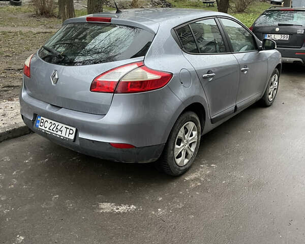 Синий Рено Меган, объемом двигателя 1.6 л и пробегом 167 тыс. км за 7000 $, фото 5 на Automoto.ua