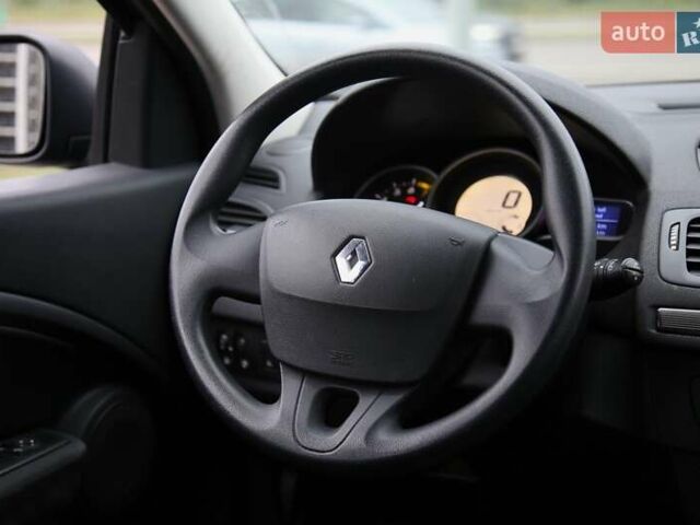 Синий Рено Меган, объемом двигателя 1.6 л и пробегом 239 тыс. км за 6900 $, фото 13 на Automoto.ua