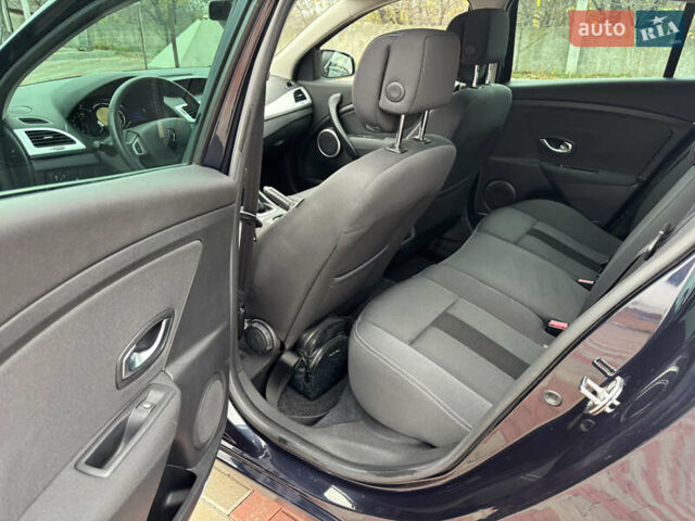 Синій Рено Меган, об'ємом двигуна 1.6 л та пробігом 177 тис. км за 6550 $, фото 9 на Automoto.ua