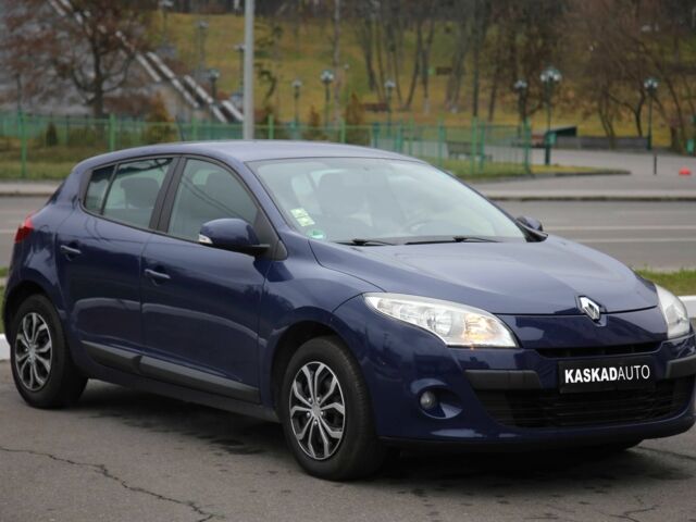 Синий Рено Меган, объемом двигателя 1.6 л и пробегом 239 тыс. км за 6900 $, фото 2 на Automoto.ua