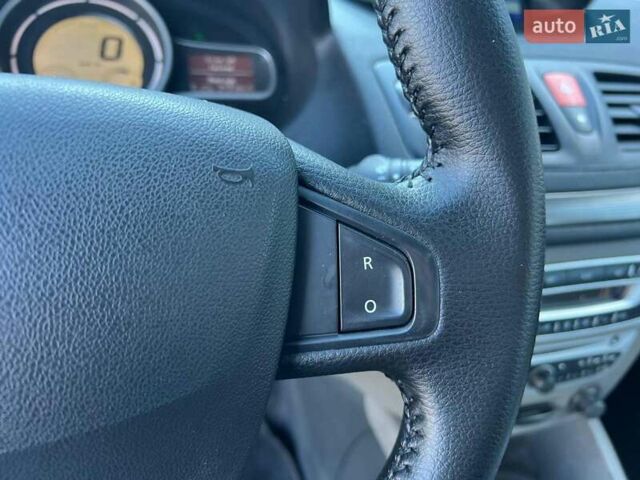 Рено Меган 2009 у Львові на Automoto.ua Синій Рено Меган, об'ємом двигуна 1.5 л та пробігом 244 тис. км за 5940 $, фото 21 на Automoto.ua