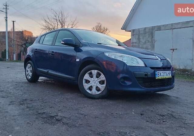 Синий Рено Меган, объемом двигателя 1.5 л и пробегом 315 тыс. км за 5800 $, фото 2 на Automoto.ua