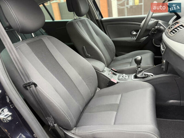 Синий Рено Меган, объемом двигателя 0 л и пробегом 200 тыс. км за 6600 $, фото 64 на Automoto.ua