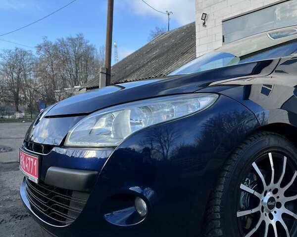 Синий Рено Меган, объемом двигателя 1.6 л и пробегом 186 тыс. км за 6750 $, фото 16 на Automoto.ua