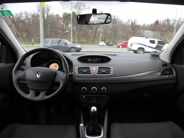 Синий Рено Меган, объемом двигателя 1.6 л и пробегом 239 тыс. км за 6900 $, фото 11 на Automoto.ua