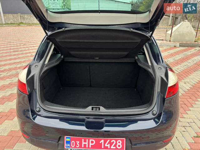 Синій Рено Меган, об'ємом двигуна 1.6 л та пробігом 177 тис. км за 6550 $, фото 15 на Automoto.ua