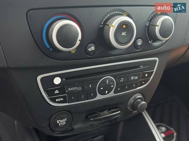 Рено Меган 2009 у Харкові на Automoto.ua Синій Рено Меган, об'ємом двигуна 1.6 л та пробігом 239 тис. км за 7200 $, фото 29 на Automoto.ua