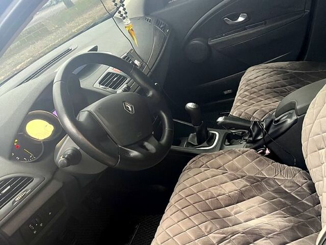 Синий Рено Меган, объемом двигателя 15 л и пробегом 255 тыс. км за 7500 $, фото 5 на Automoto.ua