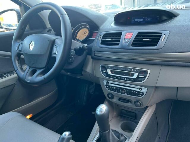 Рено Меган 2009 у Львові на Automoto.ua Синій Рено Меган, об'ємом двигуна 1.5 л та пробігом 244 тис. км за 5940 $, фото 40 на Automoto.ua