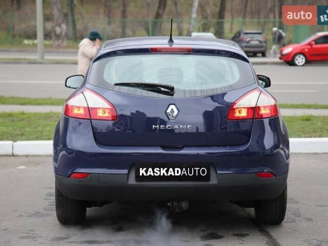 Синий Рено Меган, объемом двигателя 1.6 л и пробегом 239 тыс. км за 6900 $, фото 4 на Automoto.ua