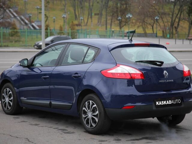 Синий Рено Меган, объемом двигателя 1.6 л и пробегом 239 тыс. км за 6900 $, фото 3 на Automoto.ua