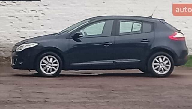 Рено Меган 2009 в Талалаевки на Automoto.ua Синий Рено Меган, объемом двигателя 1.6 л и пробегом 220 тыс. км за 7100 $, фото 1 на Automoto.ua