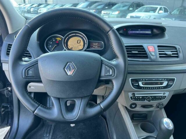 Рено Меган 2009 у Львові на Automoto.ua Синій Рено Меган, об'ємом двигуна 1.5 л та пробігом 244 тис. км за 5940 $, фото 20 на Automoto.ua