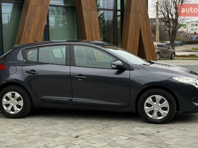 Синий Рено Меган, объемом двигателя 1.6 л и пробегом 168 тыс. км за 7999 $, фото 9 на Automoto.ua