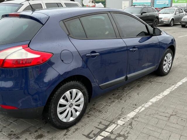 Синий Рено Меган, объемом двигателя 1.6 л и пробегом 252 тыс. км за 5999 $, фото 3 на Automoto.ua