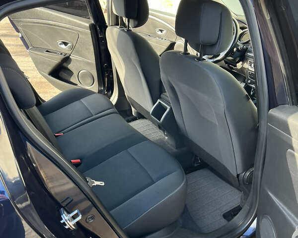 Синий Рено Меган, объемом двигателя 1.6 л и пробегом 186 тыс. км за 6750 $, фото 34 на Automoto.ua