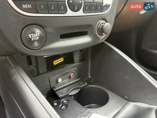 Синий Рено Меган, объемом двигателя 0 л и пробегом 200 тыс. км за 6600 $, фото 37 на Automoto.ua