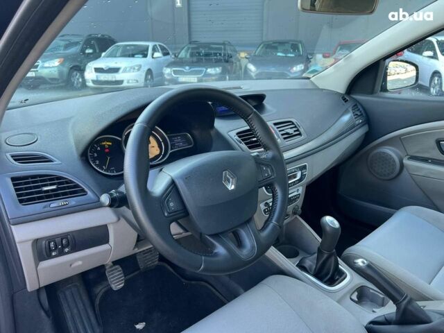 Рено Меган 2009 у Львові на Automoto.ua Синій Рено Меган, об'ємом двигуна 1.5 л та пробігом 244 тис. км за 5940 $, фото 16 на Automoto.ua
