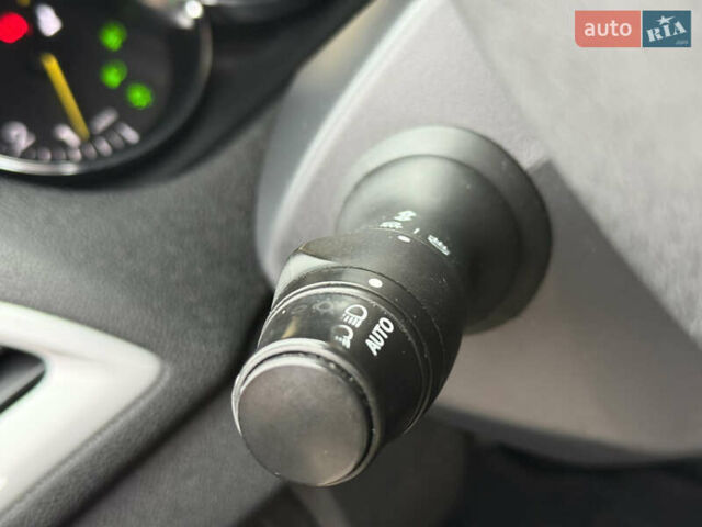 Синий Рено Меган, объемом двигателя 0 л и пробегом 200 тыс. км за 6600 $, фото 32 на Automoto.ua